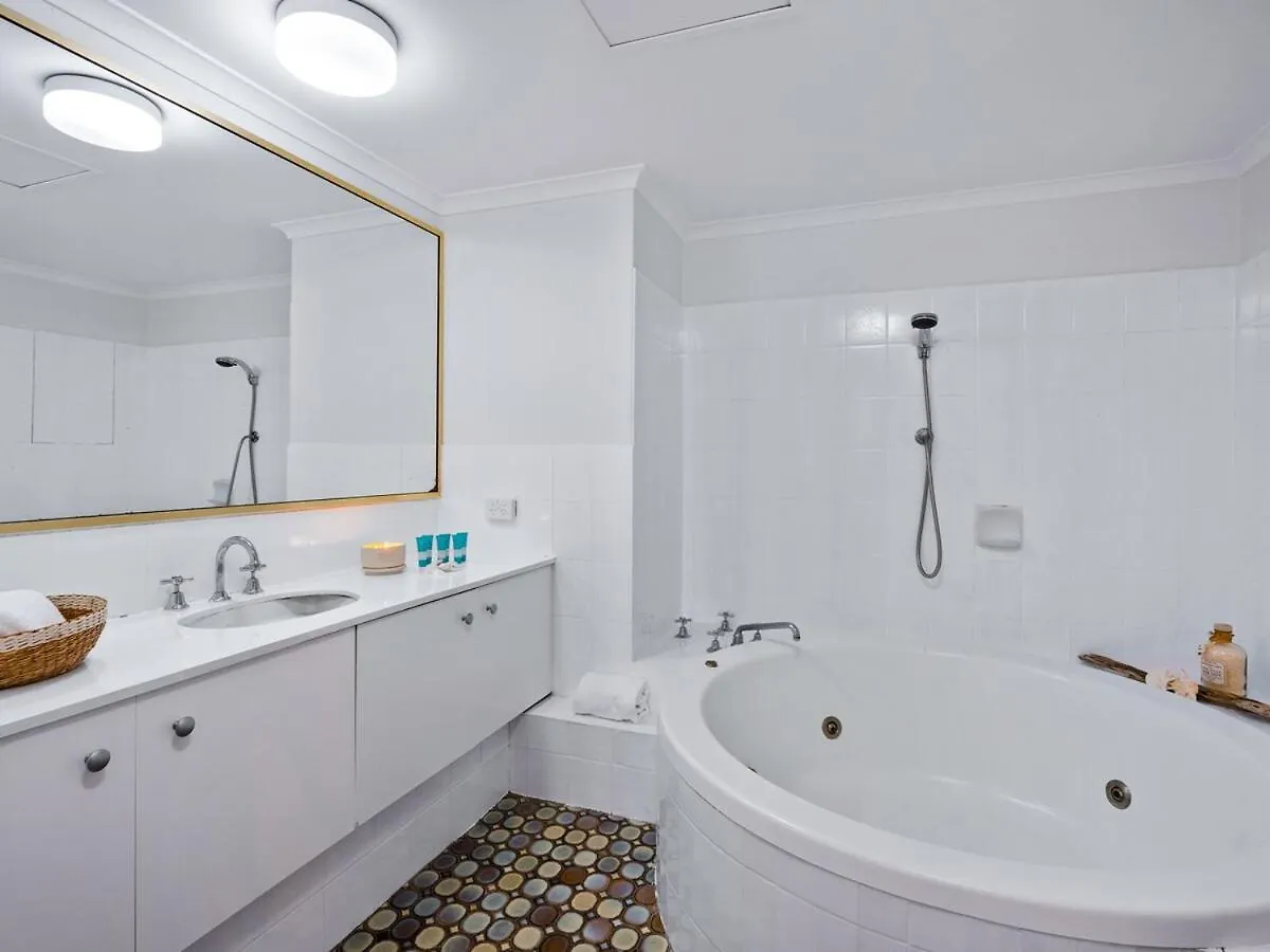 Paringa Beachfront Apartment 7 With Ocean Views Palm Cove 0*,  Australia