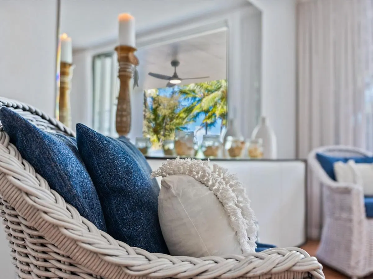 Paringa Beachfront Apartment 7 With Ocean Views Palm Cove
