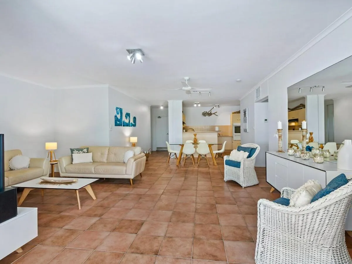 Paringa Beachfront Apartment 7 With Ocean Views Palm Cove